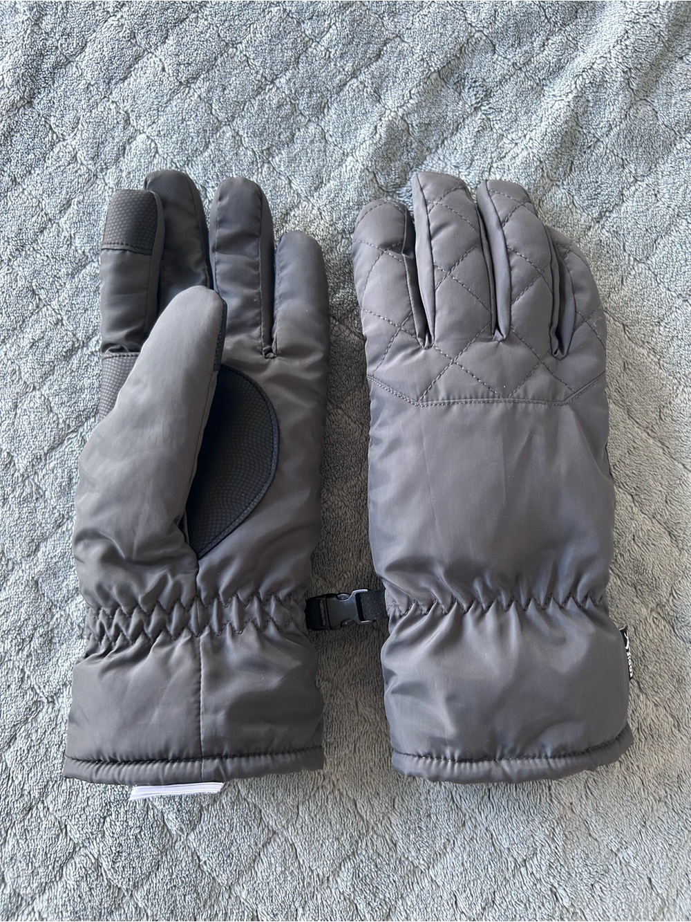 Free with purchase ❄️ Winter Gloves
